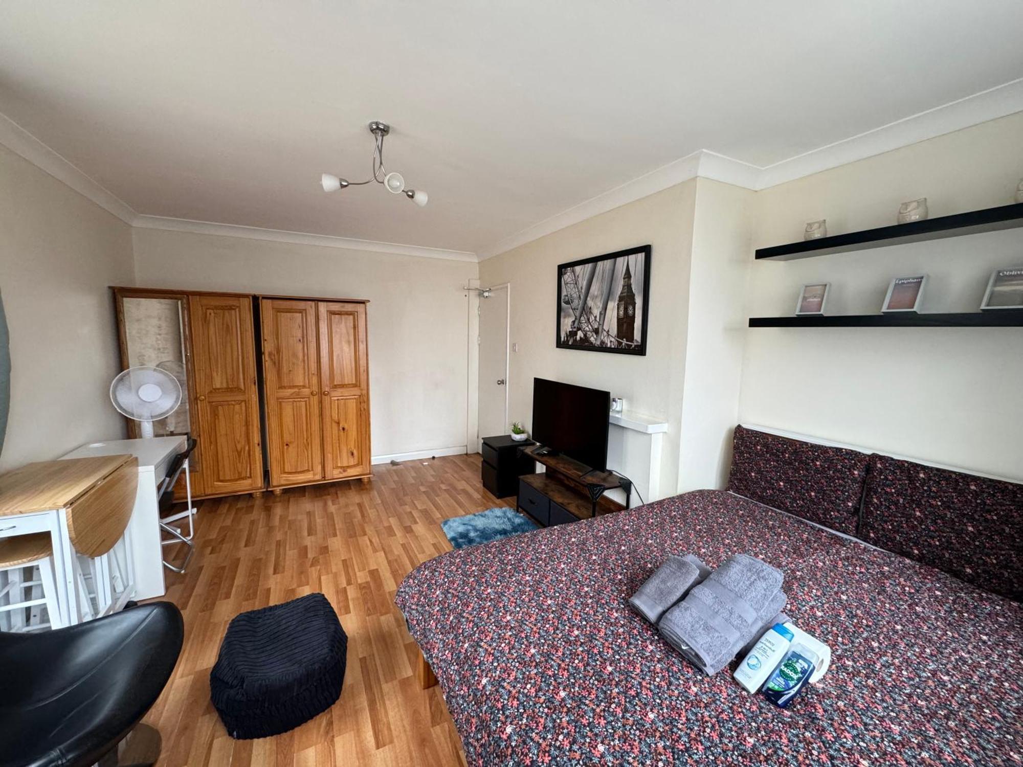 Lägenhet Huge And Affordable 3 Bedroom Flat In Hammersmith For 7 People With Welcome Breakfast *