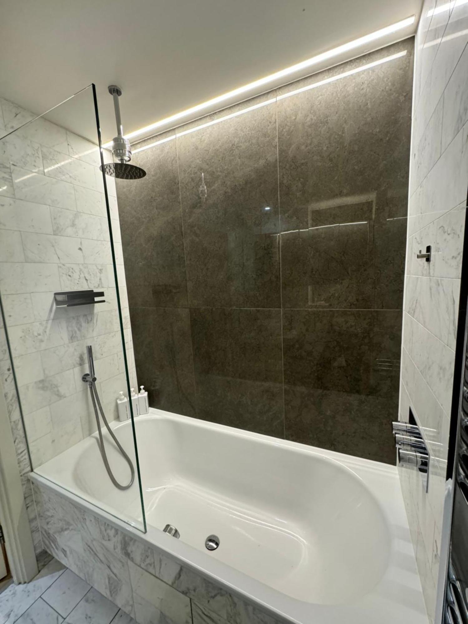 Scenic View 1-bed Near Downtown With Free Wifi Londen