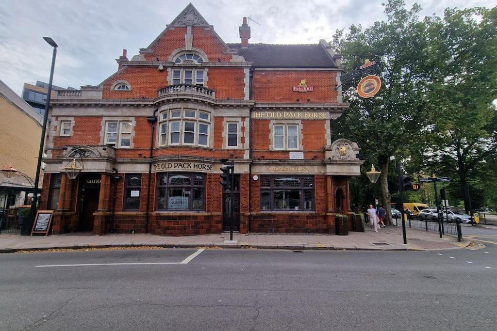 Apartment Ultimate Base - 1bd Flat, Perfect For Oasis, Coldplay, West End