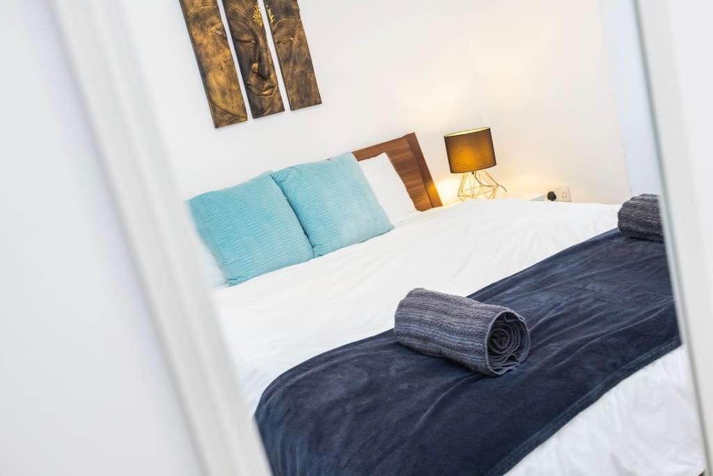 Apartment Modernised 3 Bed Pad Near Trendy Shoreditch Ground Floor With Balcony *