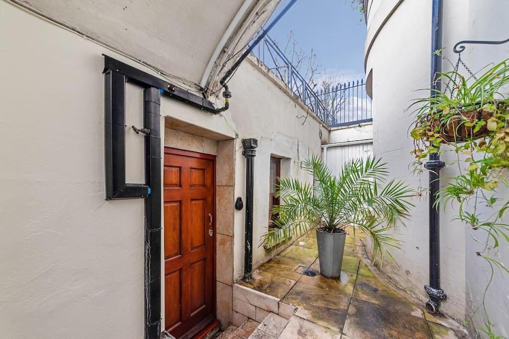 Cosy Little Venice Pied-a-terre By Morethanstays Lägenhet London