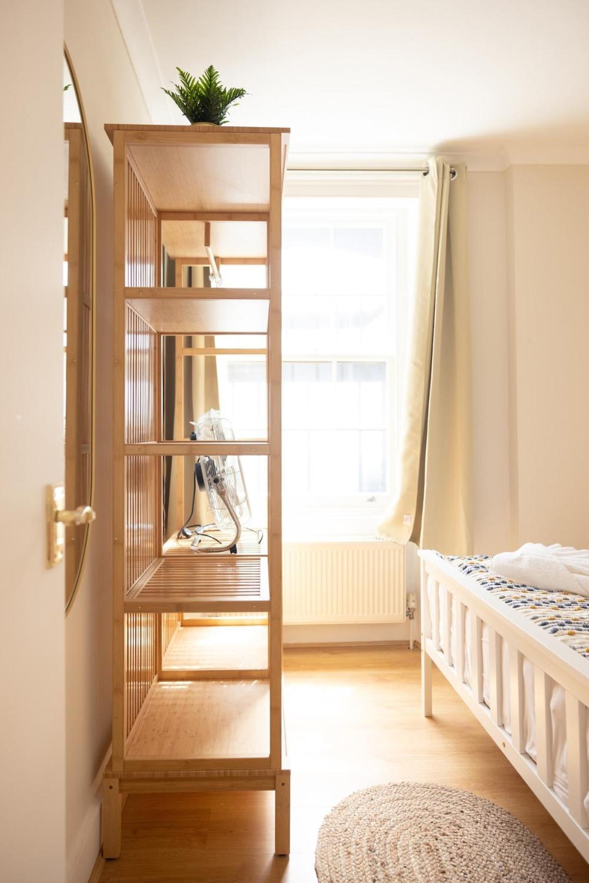 Centre Hideaway 100m From Trafalgar Square Apartment