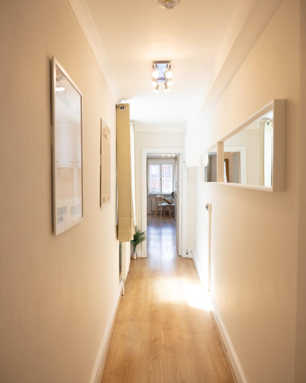 Centre Hideaway 100m From Trafalgar Square Apartment