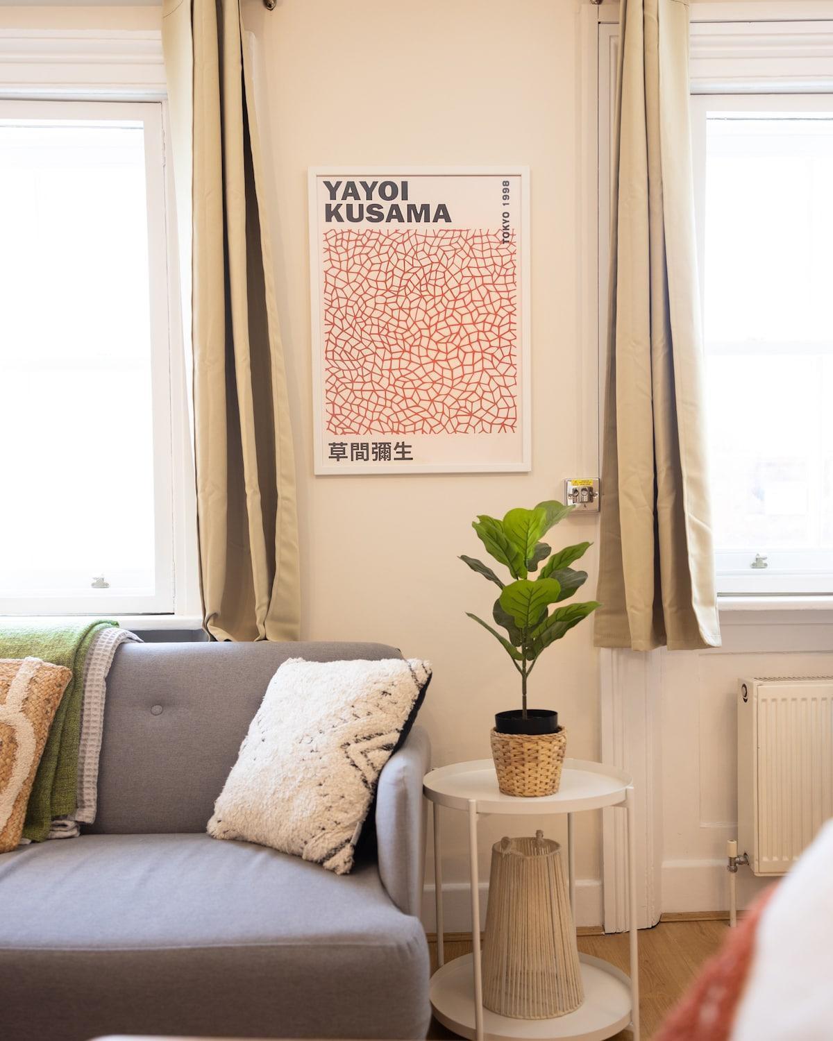Centre Hideaway 100m From Trafalgar Square Apartment