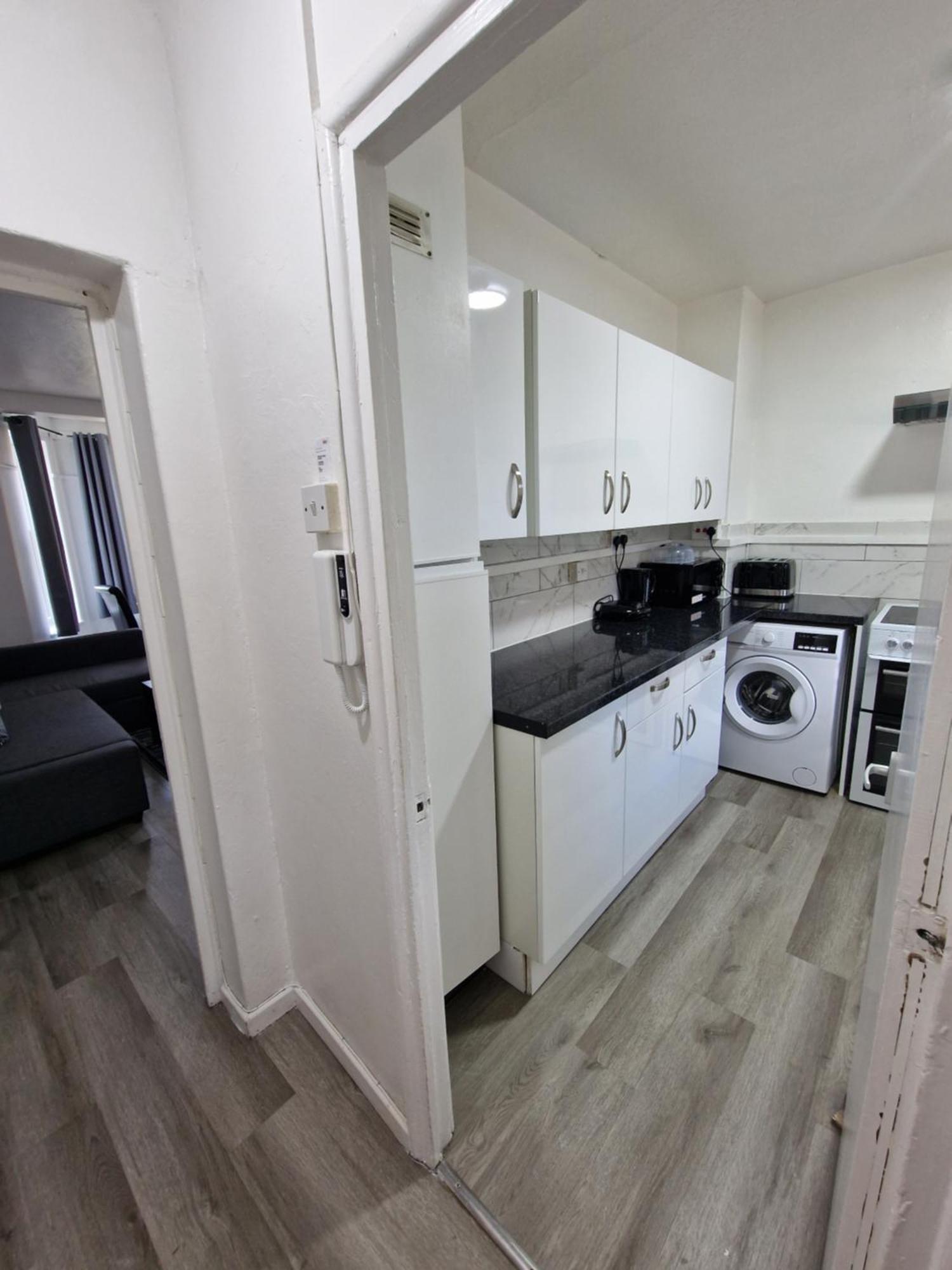 Comfortable 2 Bedrooms Flat In Oval Appartement *