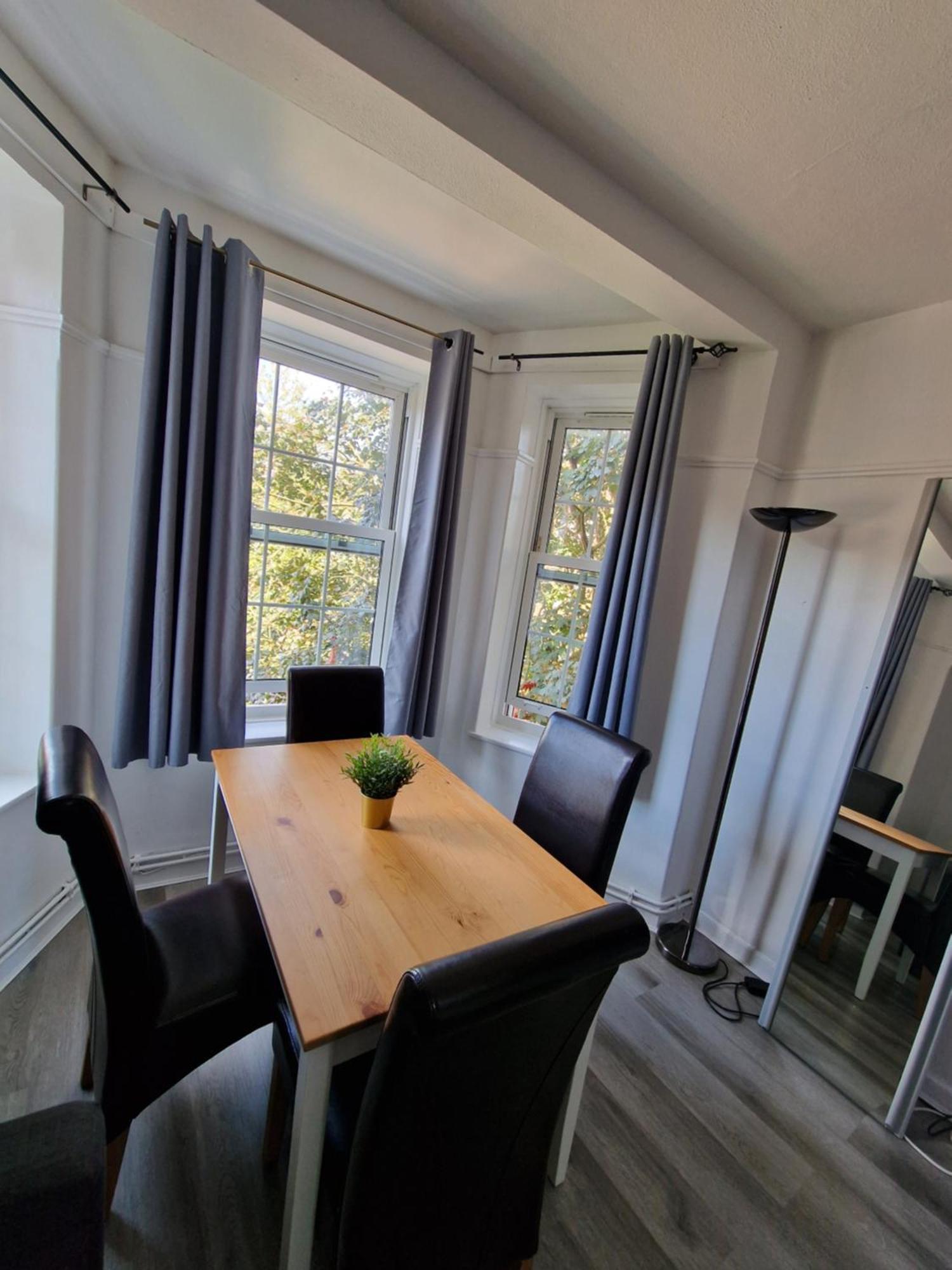 Appartement Comfortable 2 Bedrooms Flat In Oval