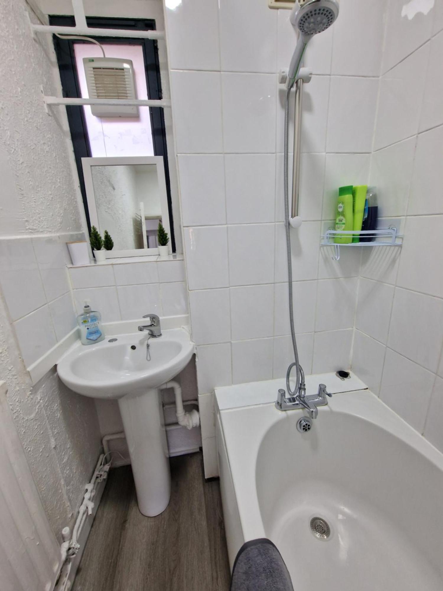 Comfortable 2 Bedrooms Flat In Oval Appartement Londen