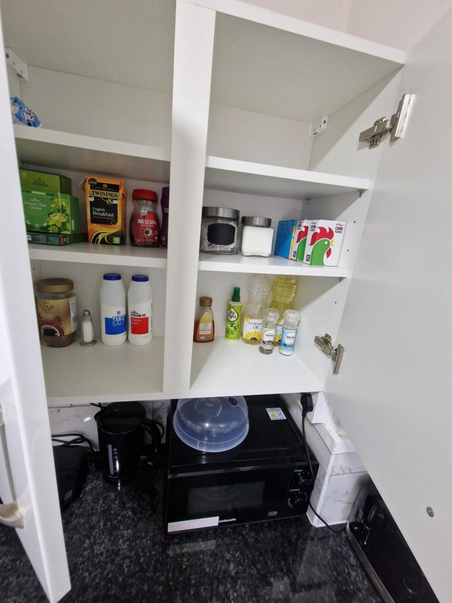 Comfortable 2 Bedrooms Flat In Oval *