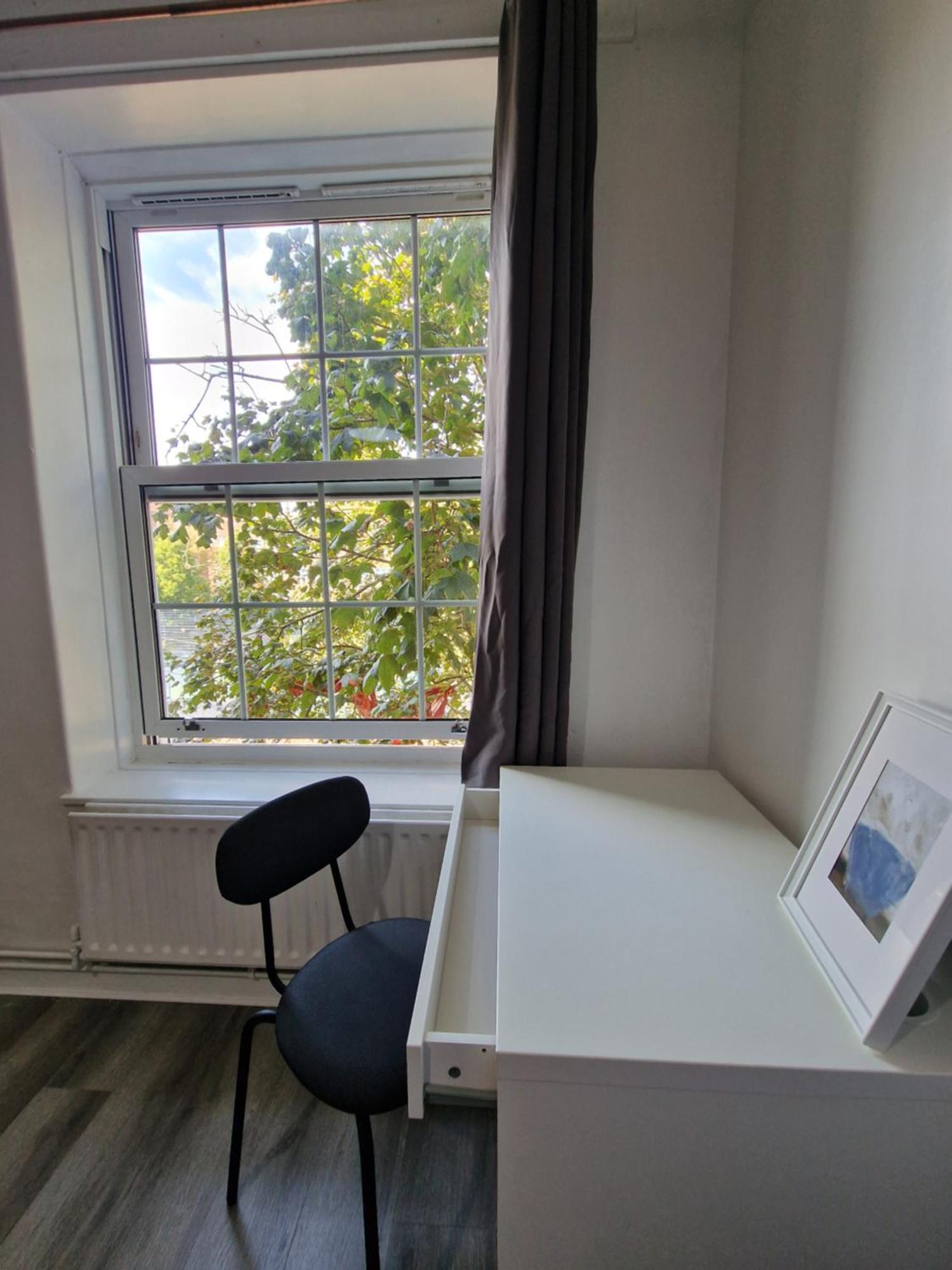 Comfortable 2 Bedrooms Flat In Oval Londen