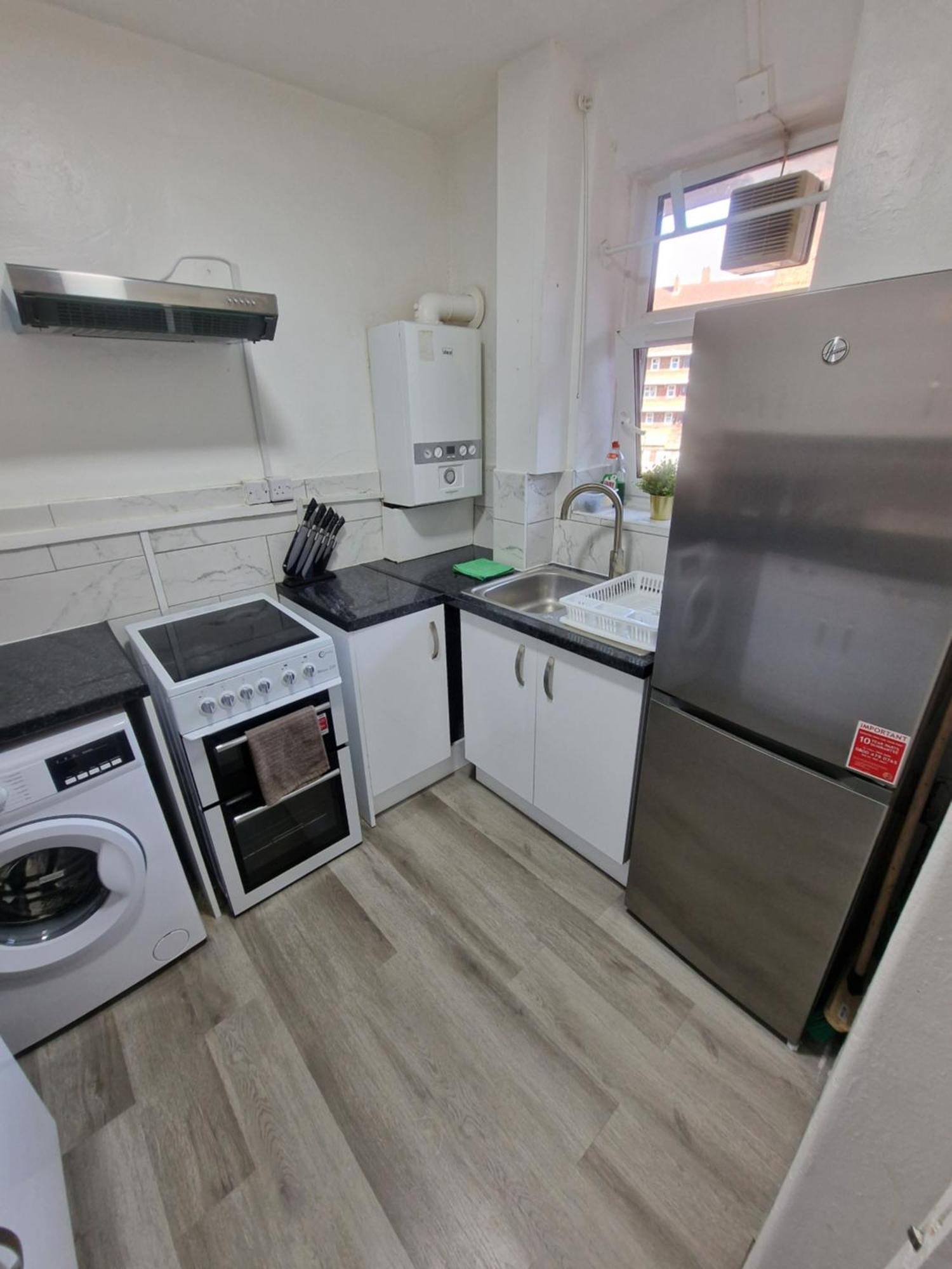 Comfortable 2 Bedrooms Flat In Oval * Londen