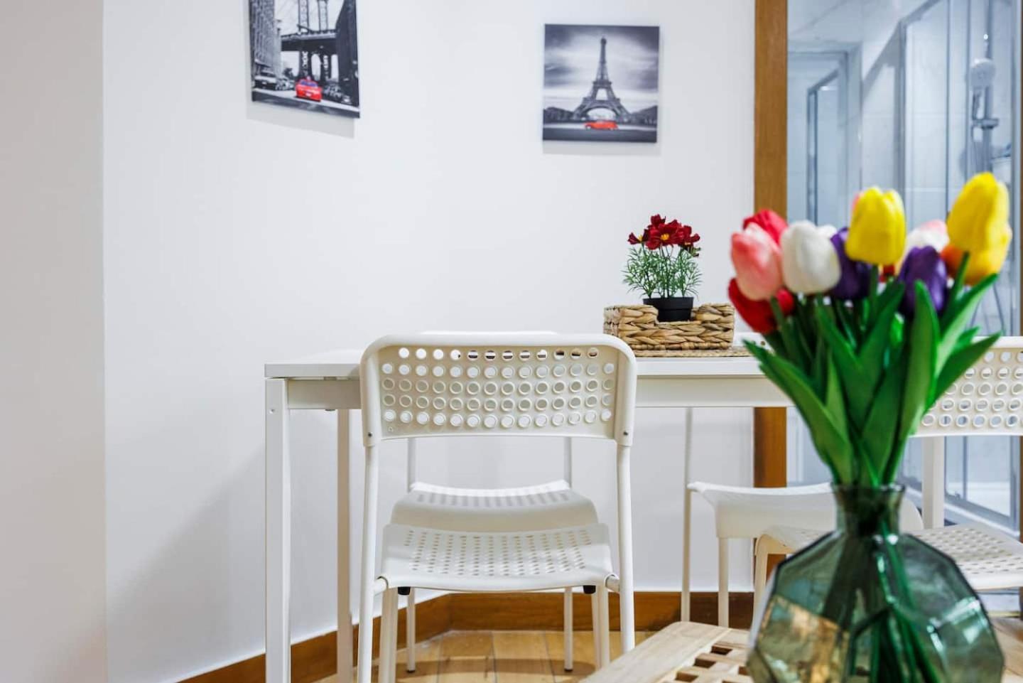 2 Bedroom Charming & Magnificent Flat London