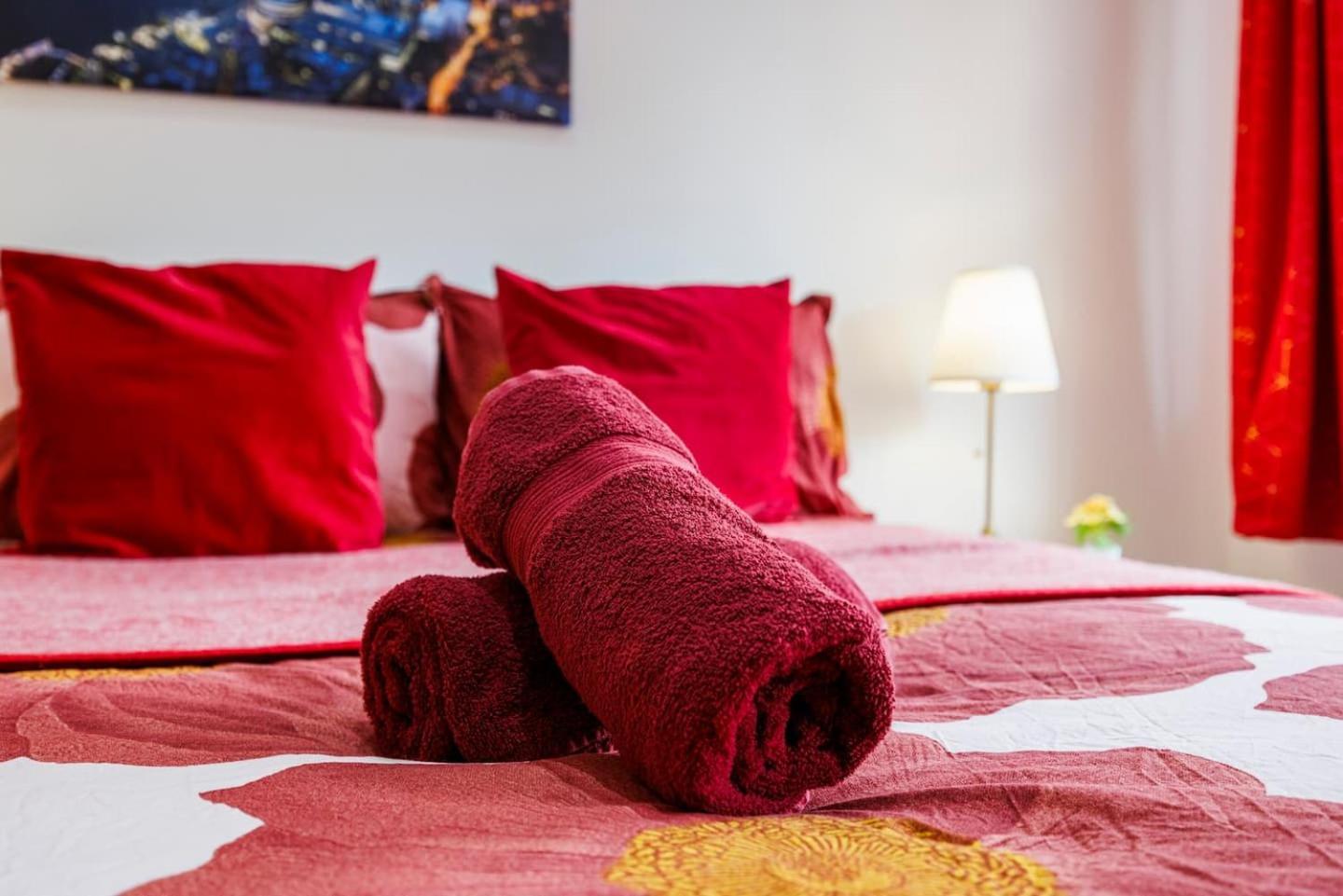 2 Bedroom Charming & Magnificent Flat *