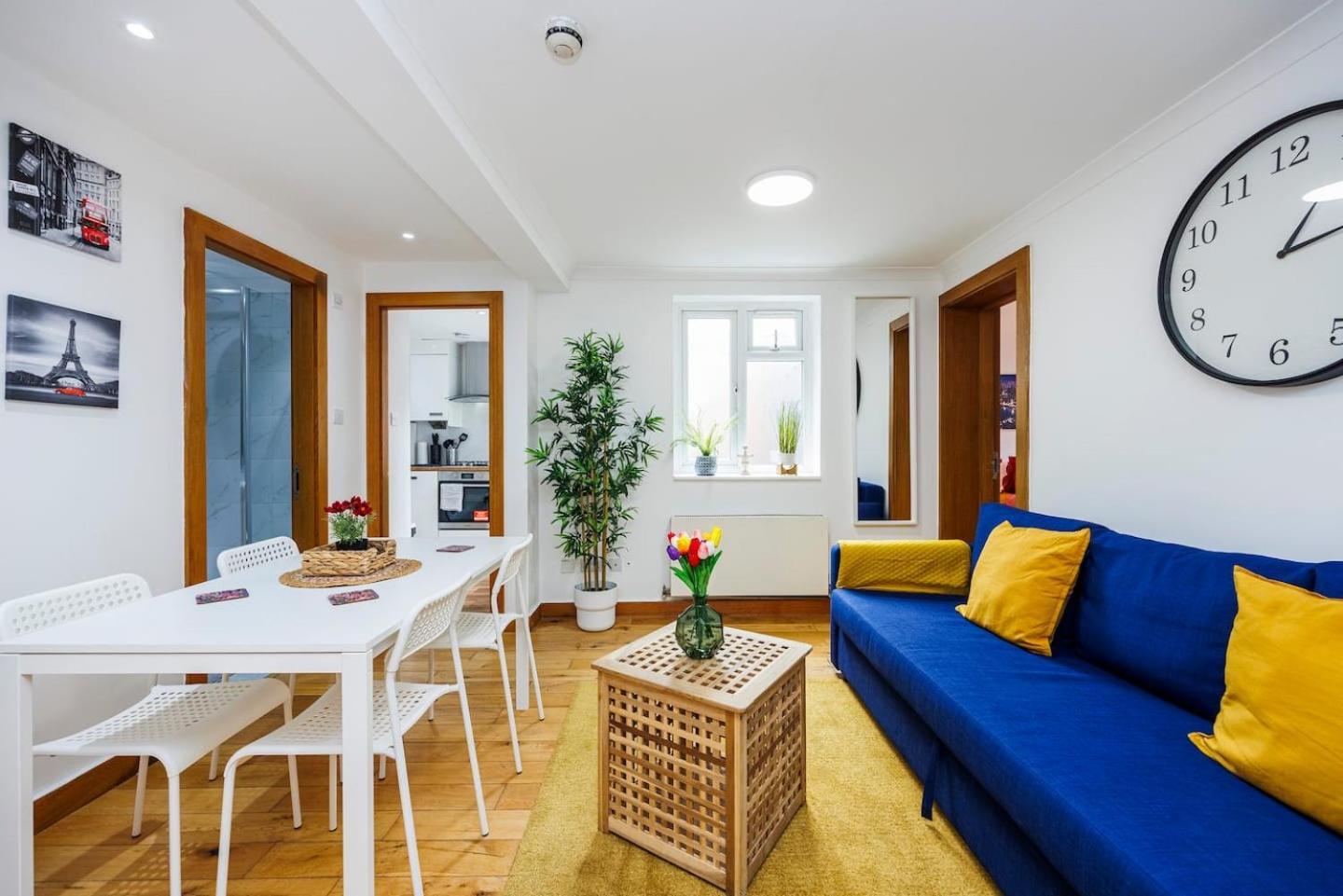 2 Bedroom Charming & Magnificent Flat * London