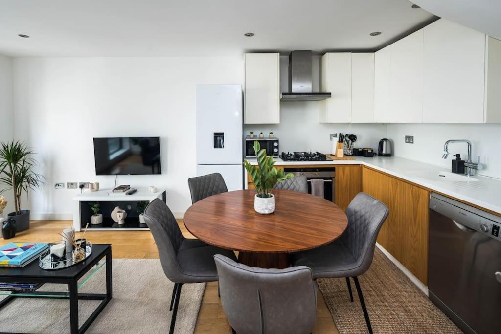 Prime Location Mews! Feriehus
