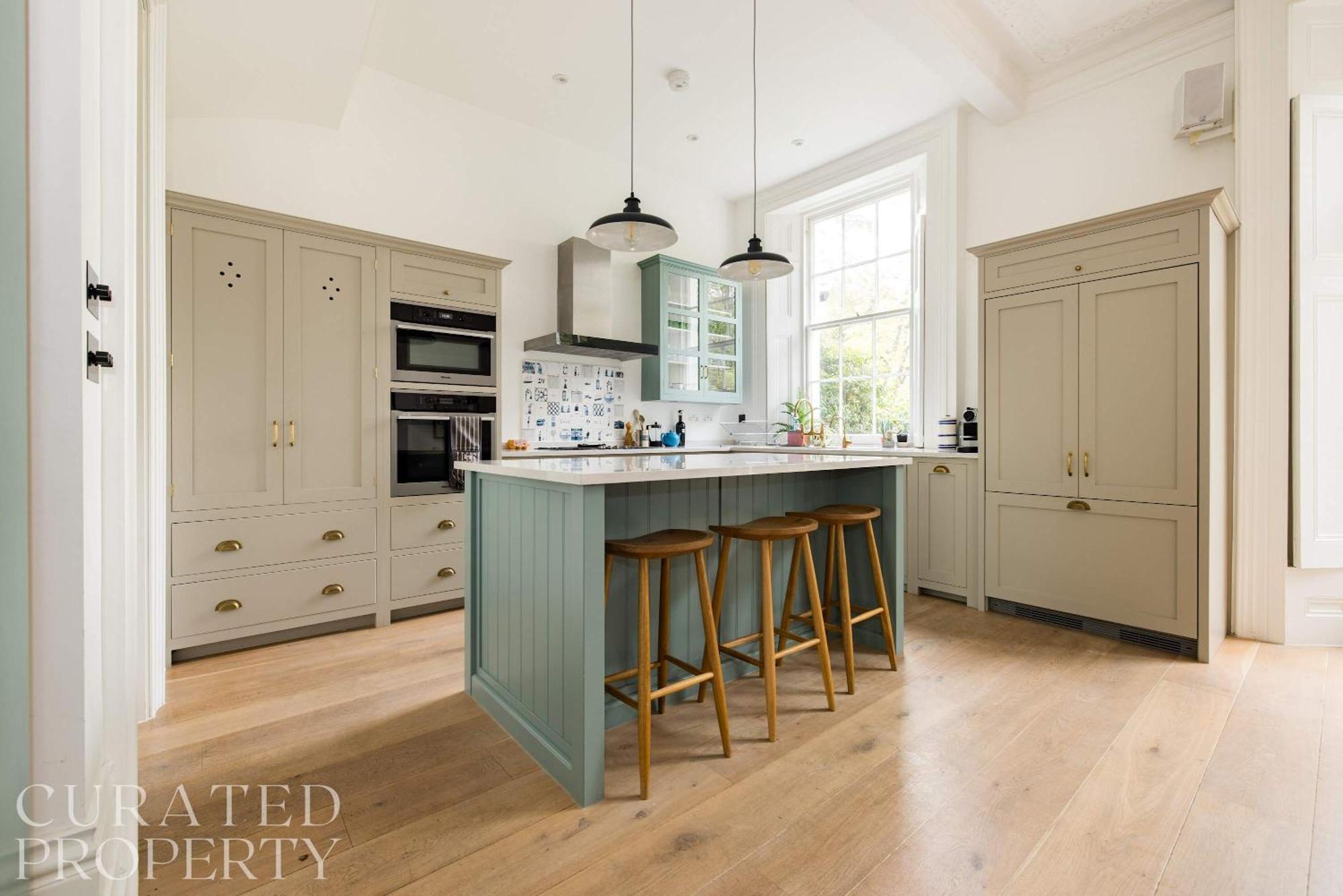 Elegant Primrose Hill Townhouse With Garden Holiday home