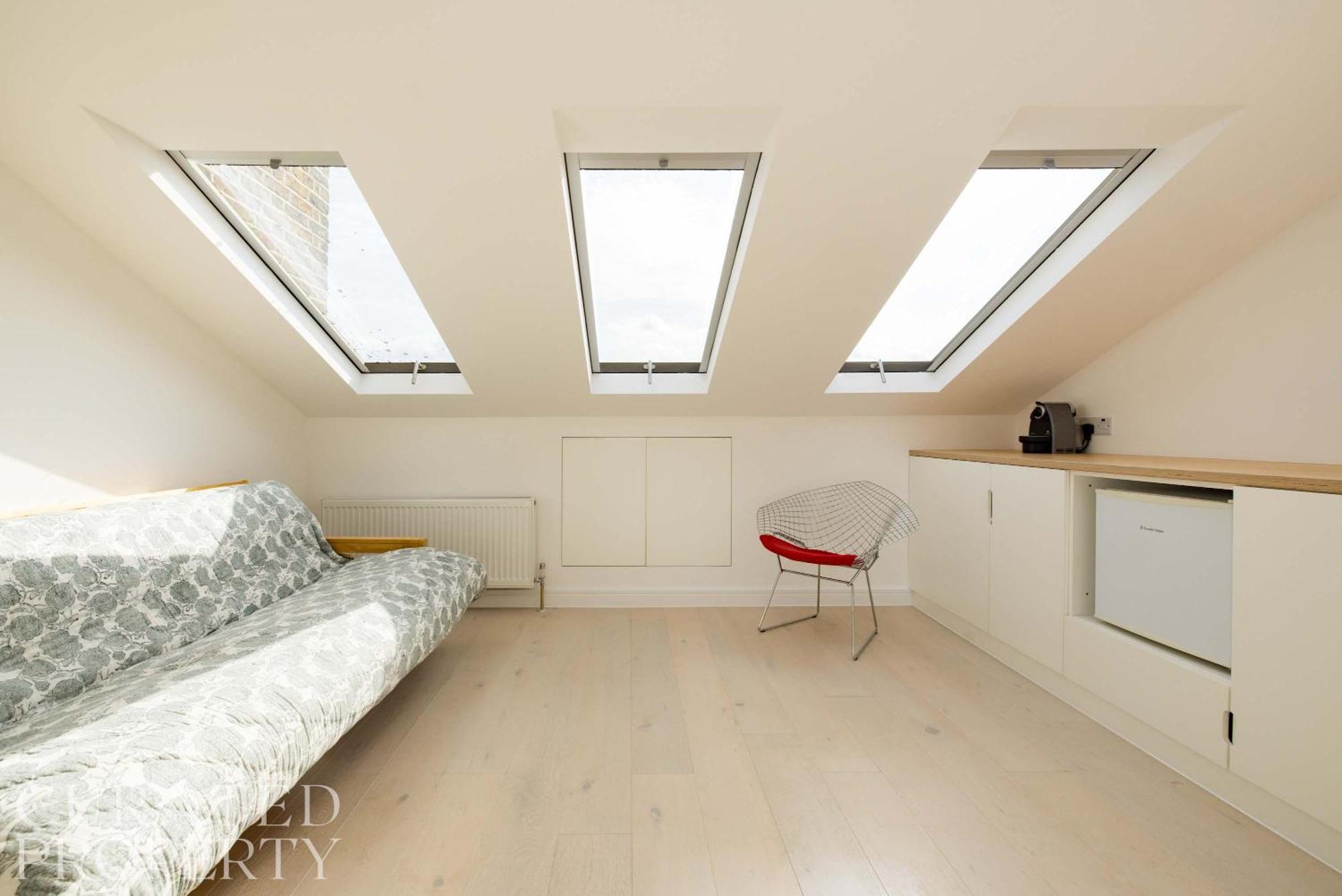 Elegant Primrose Hill Townhouse With Garden *