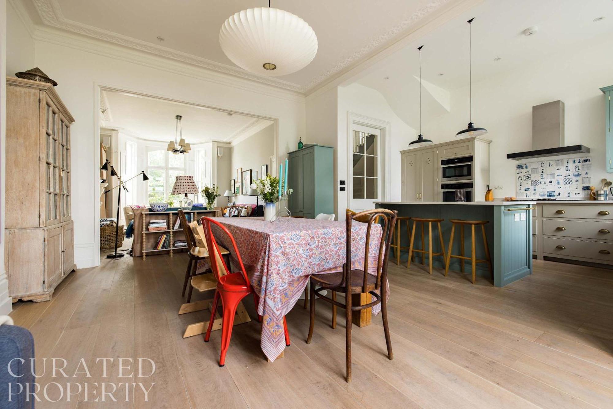 Elegant Primrose Hill Townhouse With Garden