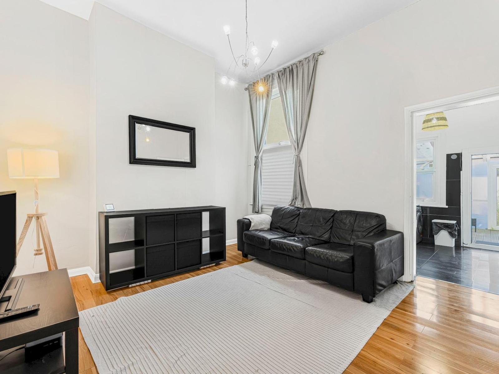 Bright & Cozy East 1-bed Flat With Garden Apartment