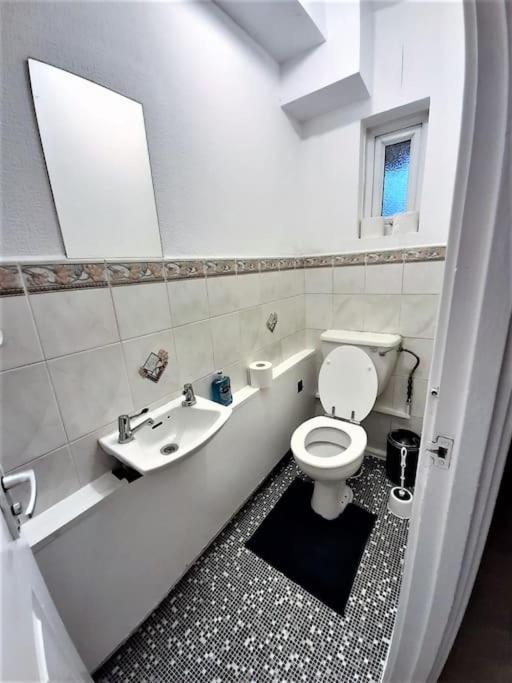 Zone 1, 3bedroom With A Garden Lejlighed *