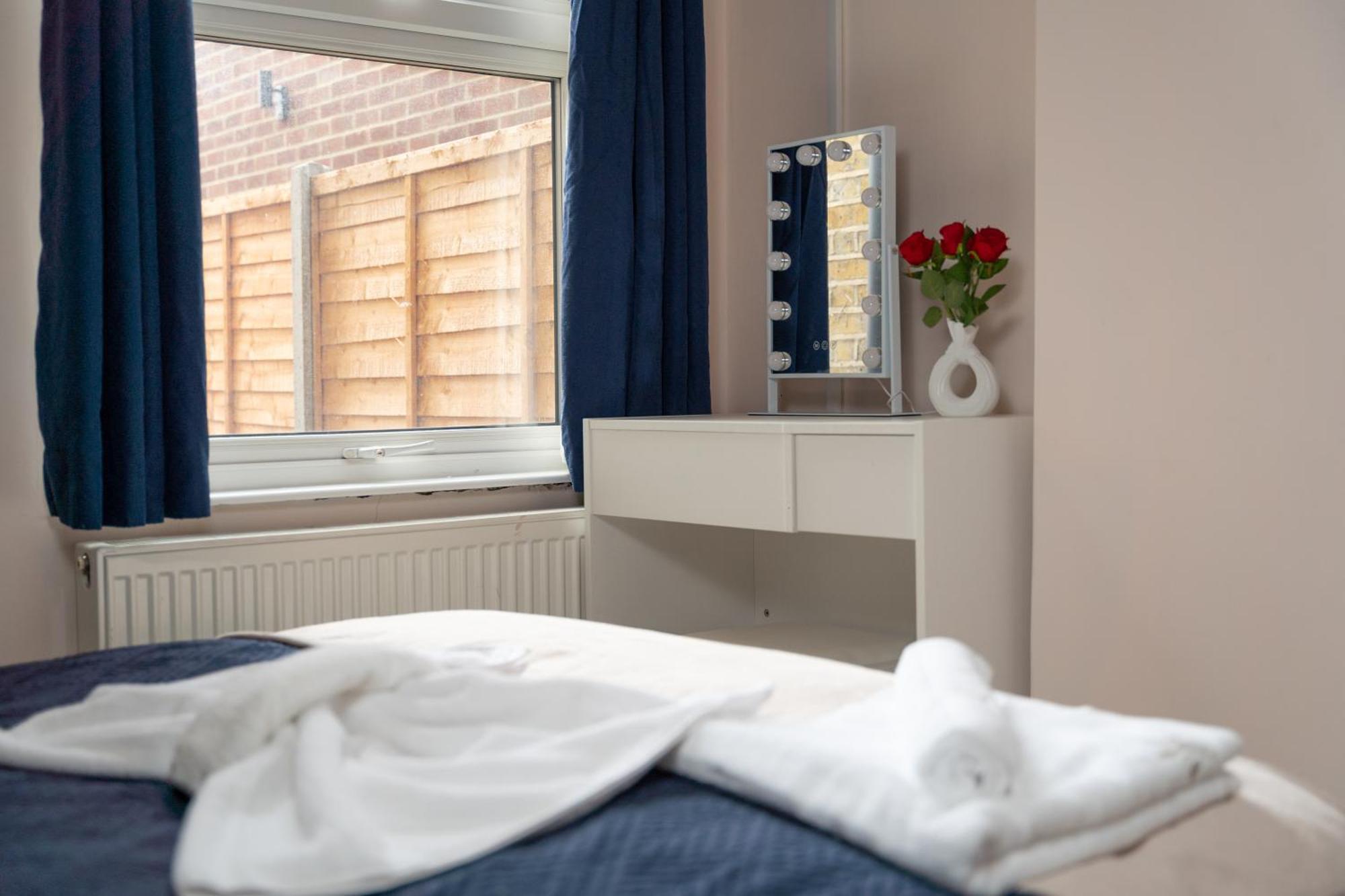 Beautiful 2 Bedroom With Private Garden In Wimbledon - Minutes From Lejlighed London