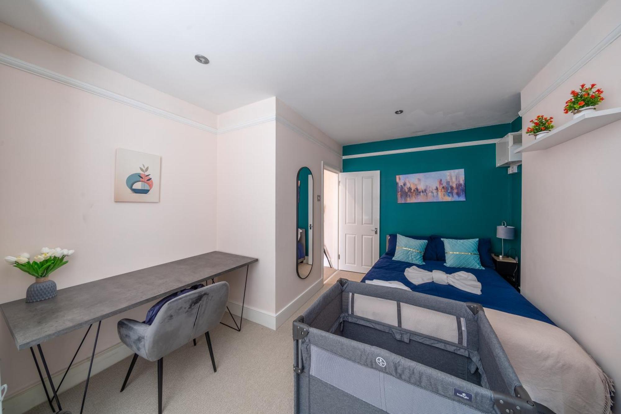 Beautiful 2 Bedroom With Private Garden In Wimbledon - Minutes From Lejlighed London