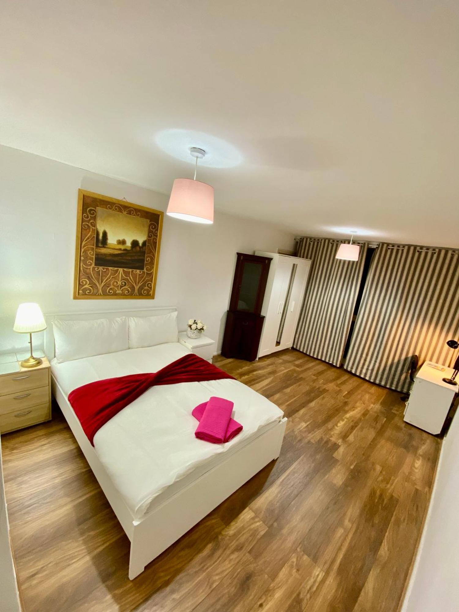 3 Bedroom Flat, Oxford Circus, W1w Leilighet London