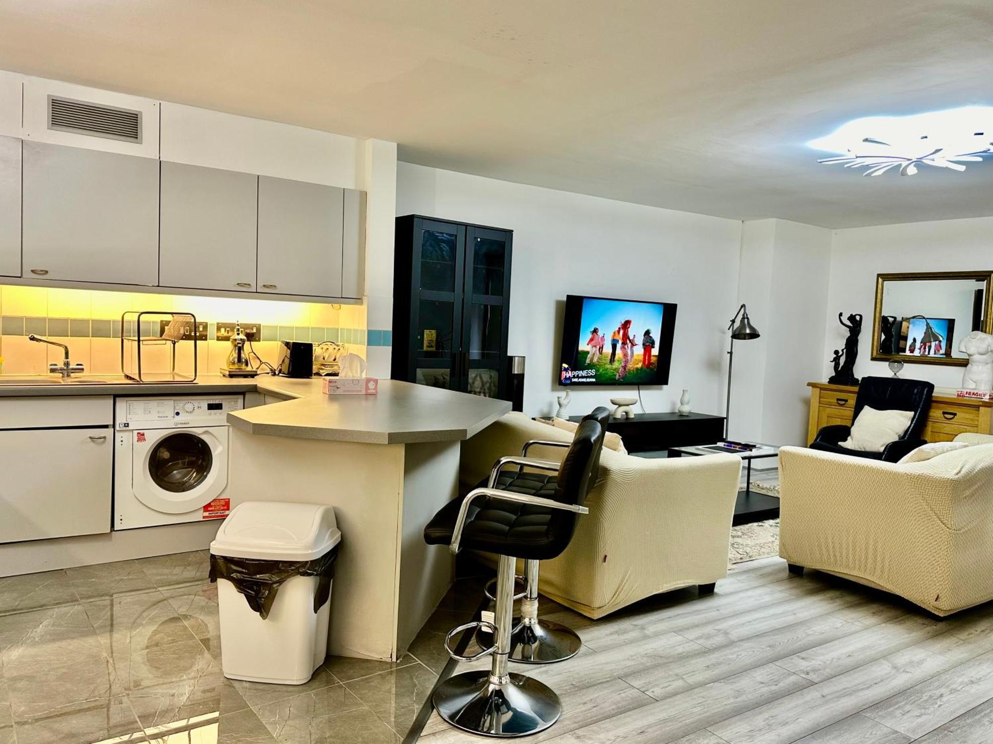 Apartment Entire 1 Bedroom Flat At Kensington Gardens Close To Hyde Park, Paddington St *
