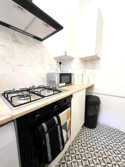 Quirky 3 Bedroom Flat In Shoreditch Leilighet *