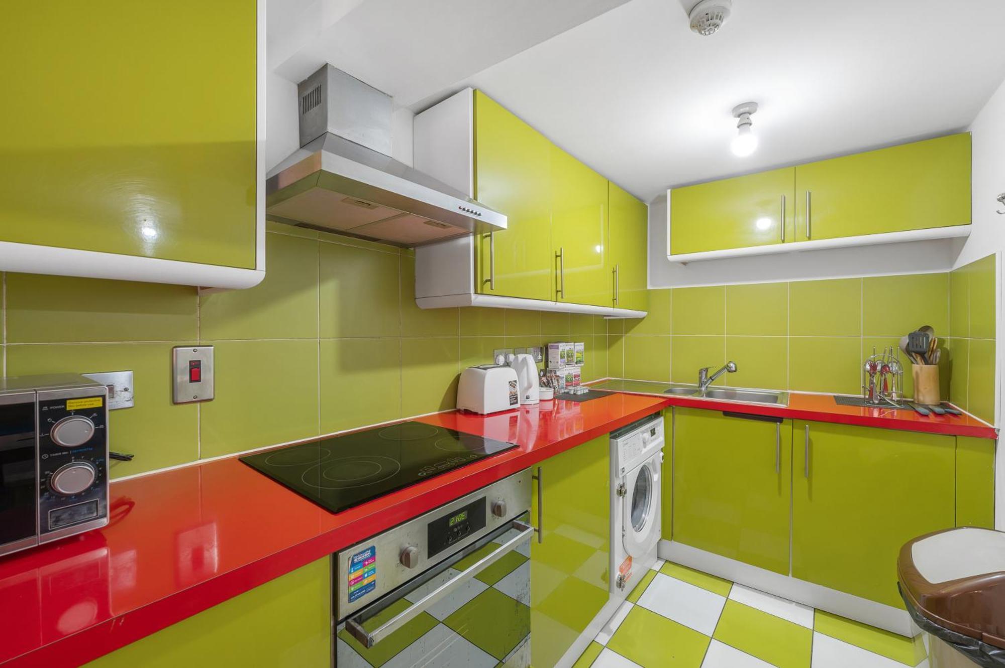 Lägenhet Flat Offers Superb Transport Connections