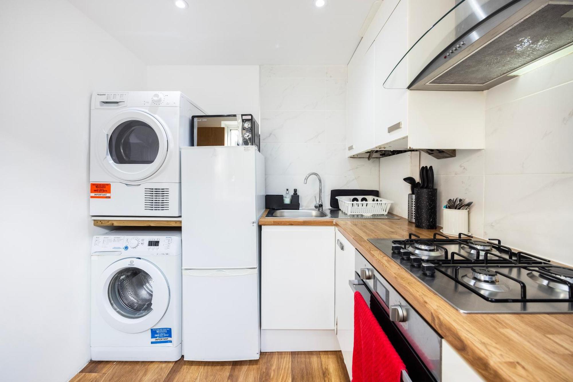 Apartment 2 Bedroom Charming & Magnificent Flat London