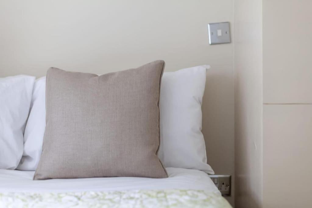 Elegant 2 Bedroom Apartment, Steps From History & V&a Museums, 2 Bathroom & 2 Elevators Appartement *