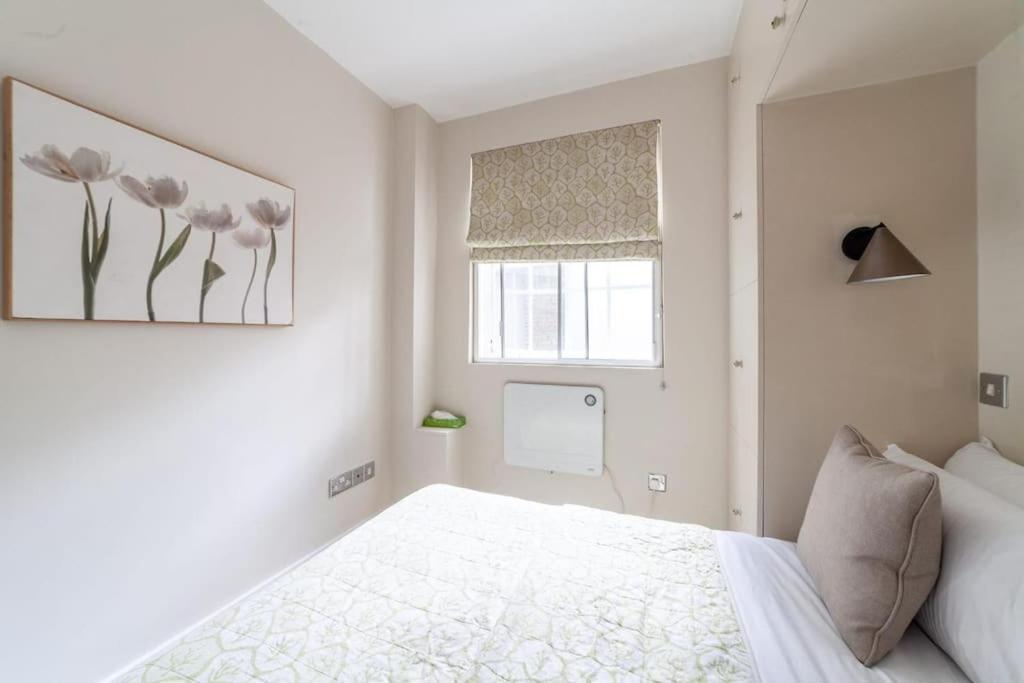 Elegant 2 Bedroom Apartment, Steps From History & V&a Museums, 2 Bathroom & 2 Elevators Londen