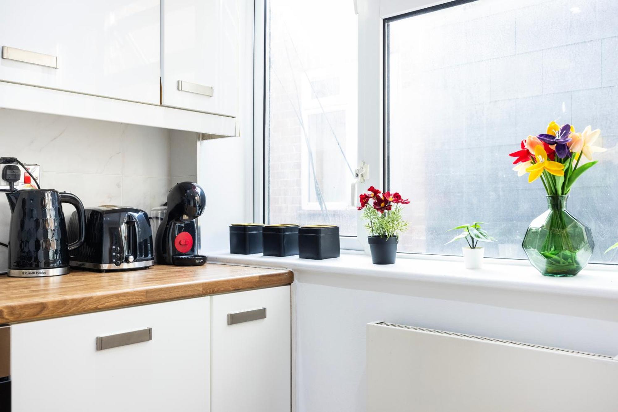 2 Bedroom Charming & Magnificent Flat Apartment