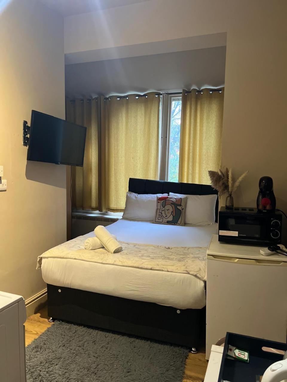 Holland Road Apartment London