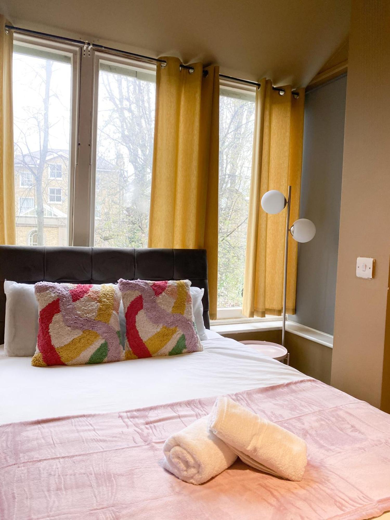 Apartment Holland Road London