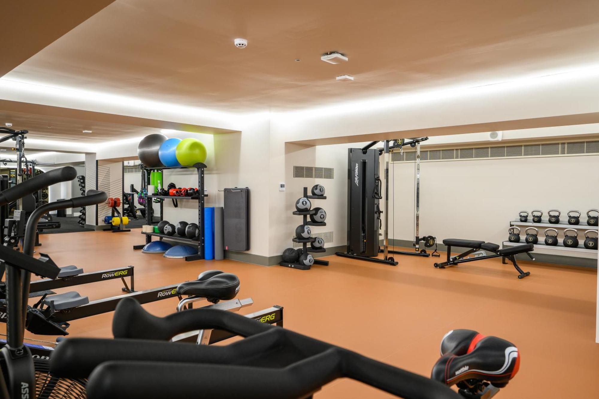 Dolphin House Serviced Hotell