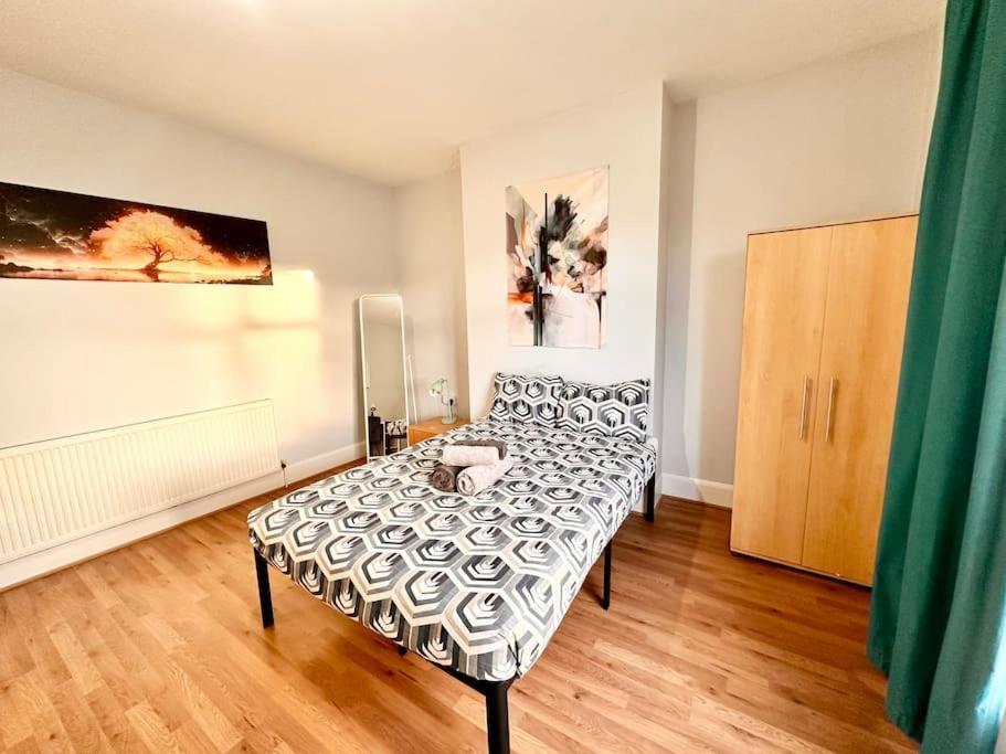 4 Bedroom House In Se4 * Londres