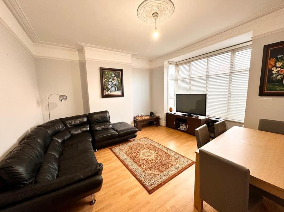 4 Bedroom House In Se4 Appartement