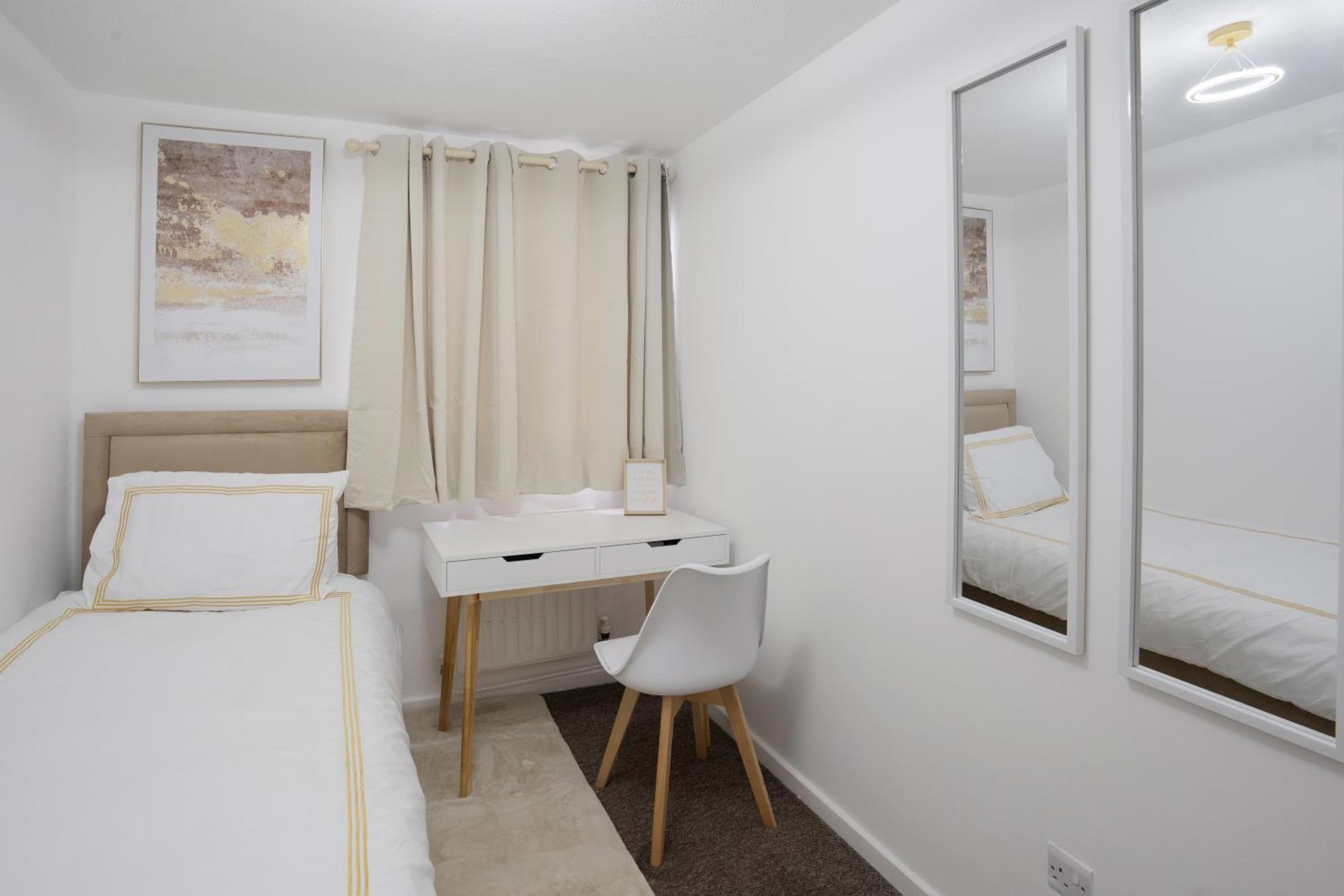 Luxury 3 Bedroom House In Woodgreen Ferienhaus *