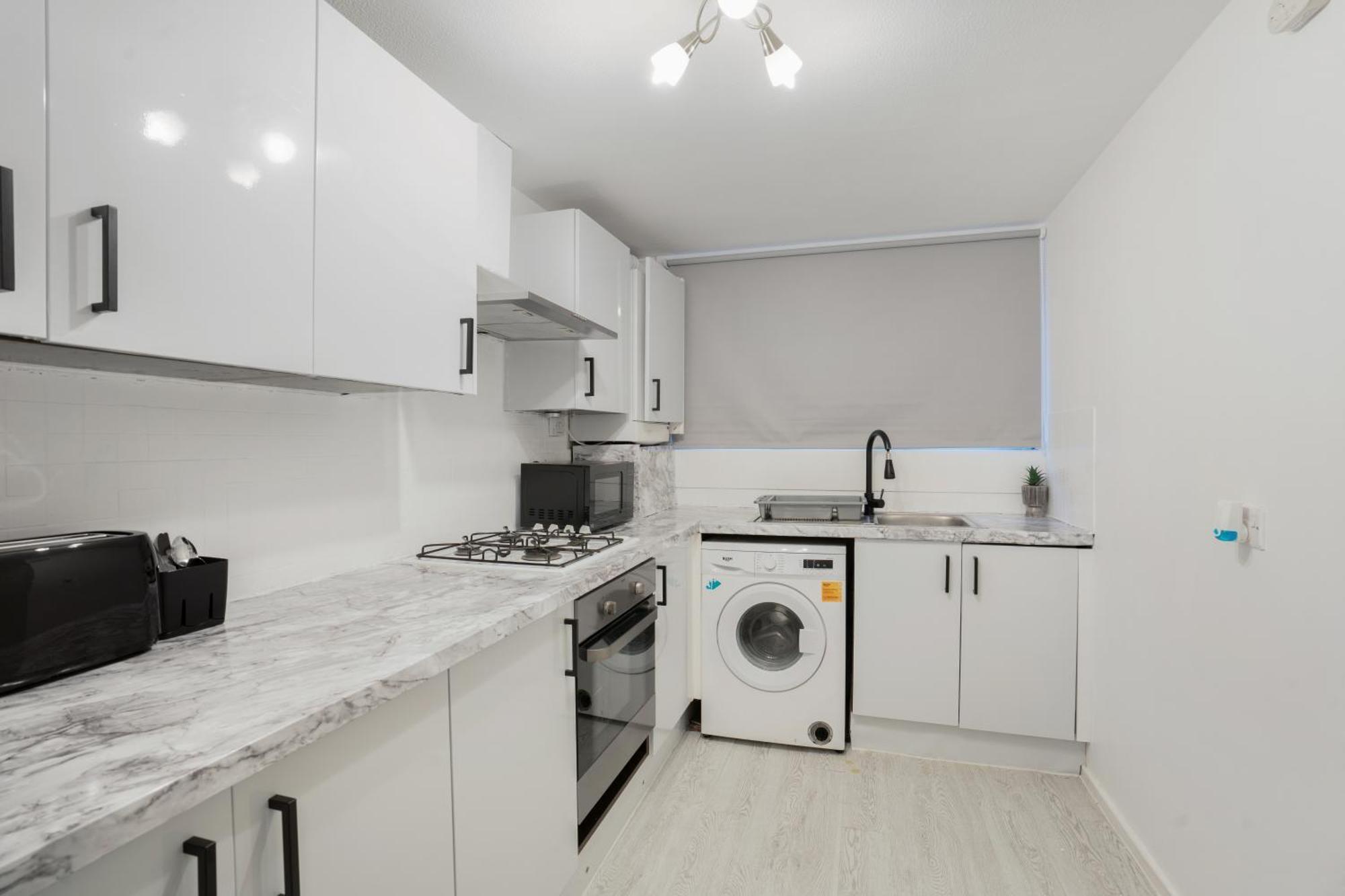 Luxury 3 Bedroom House In Woodgreen Ferienhaus *
