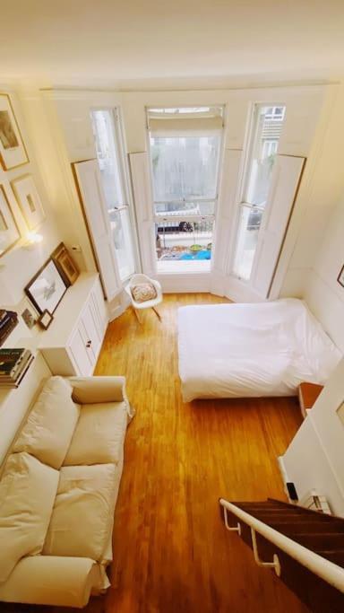 Artist In Notting Hill Londra
