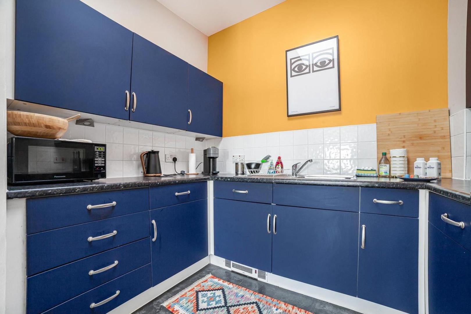 Sunny Shoreditch Oasis Canal Views & Urban Charm Apartment *
