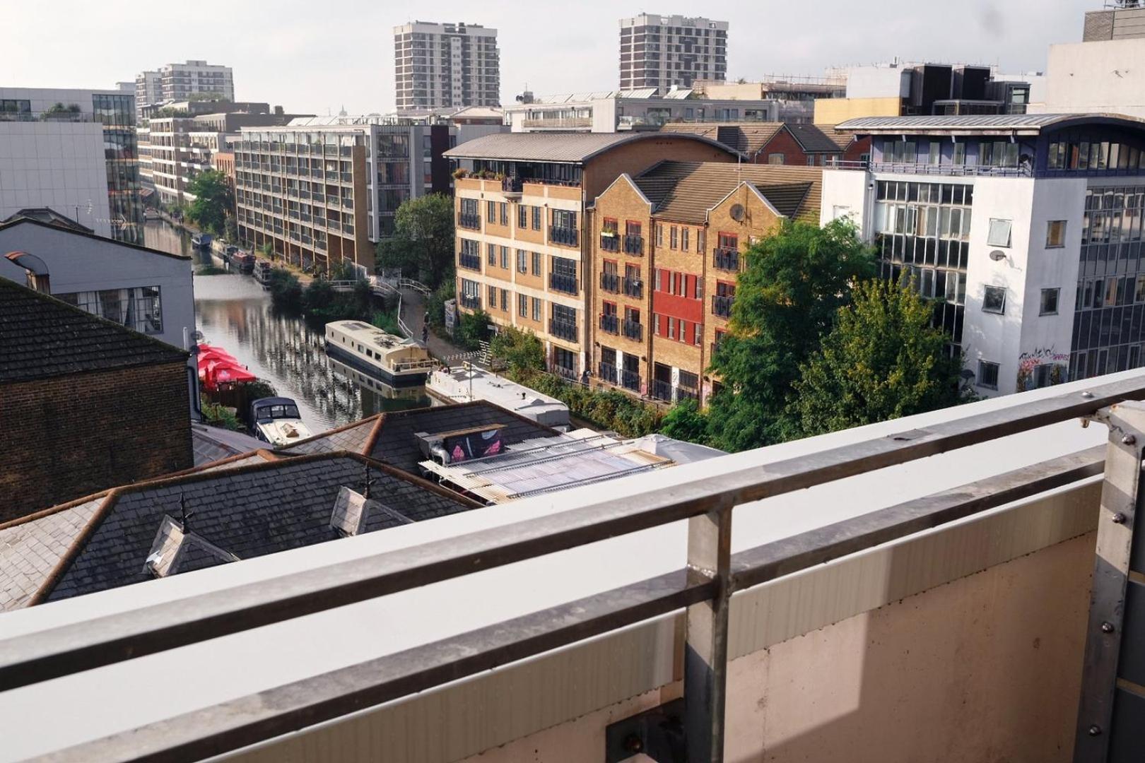 Sunny Shoreditch Oasis Canal Views & Urban Charm *