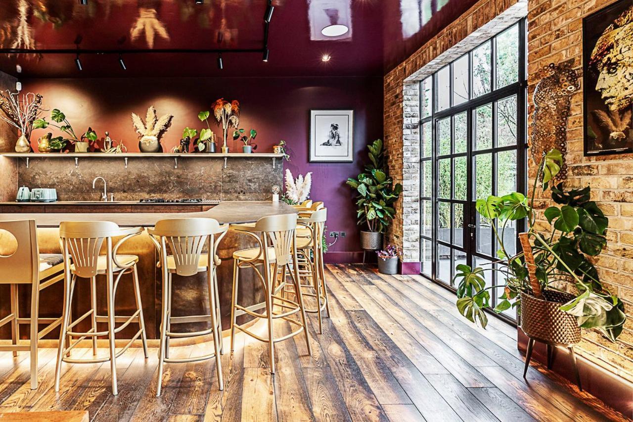 Stunning 5 Bed House In Willesden Green! London