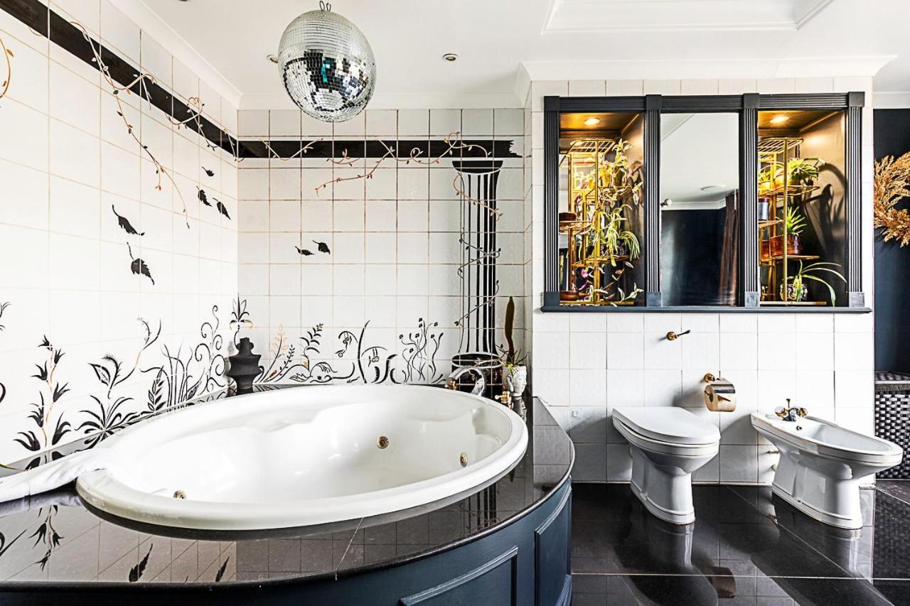 Stunning 5 Bed House In Willesden Green! London