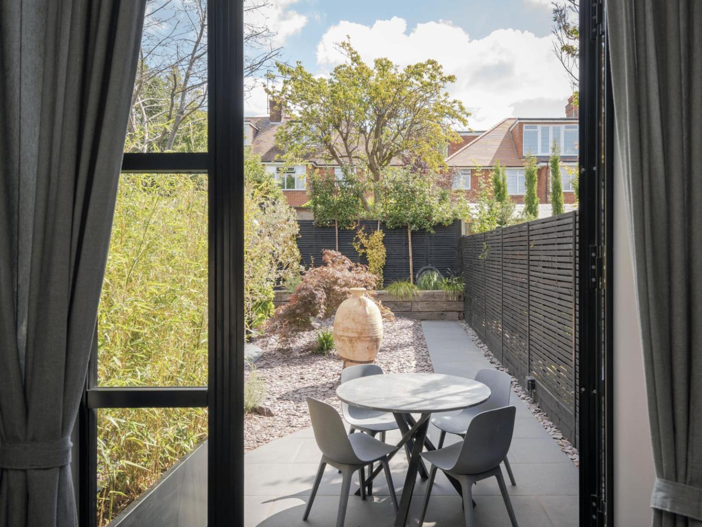 Stunning 5 Bed House In Willesden Green! * London