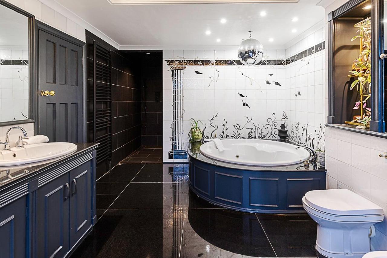 Holiday home Stunning 5 Bed House In Willesden Green! London