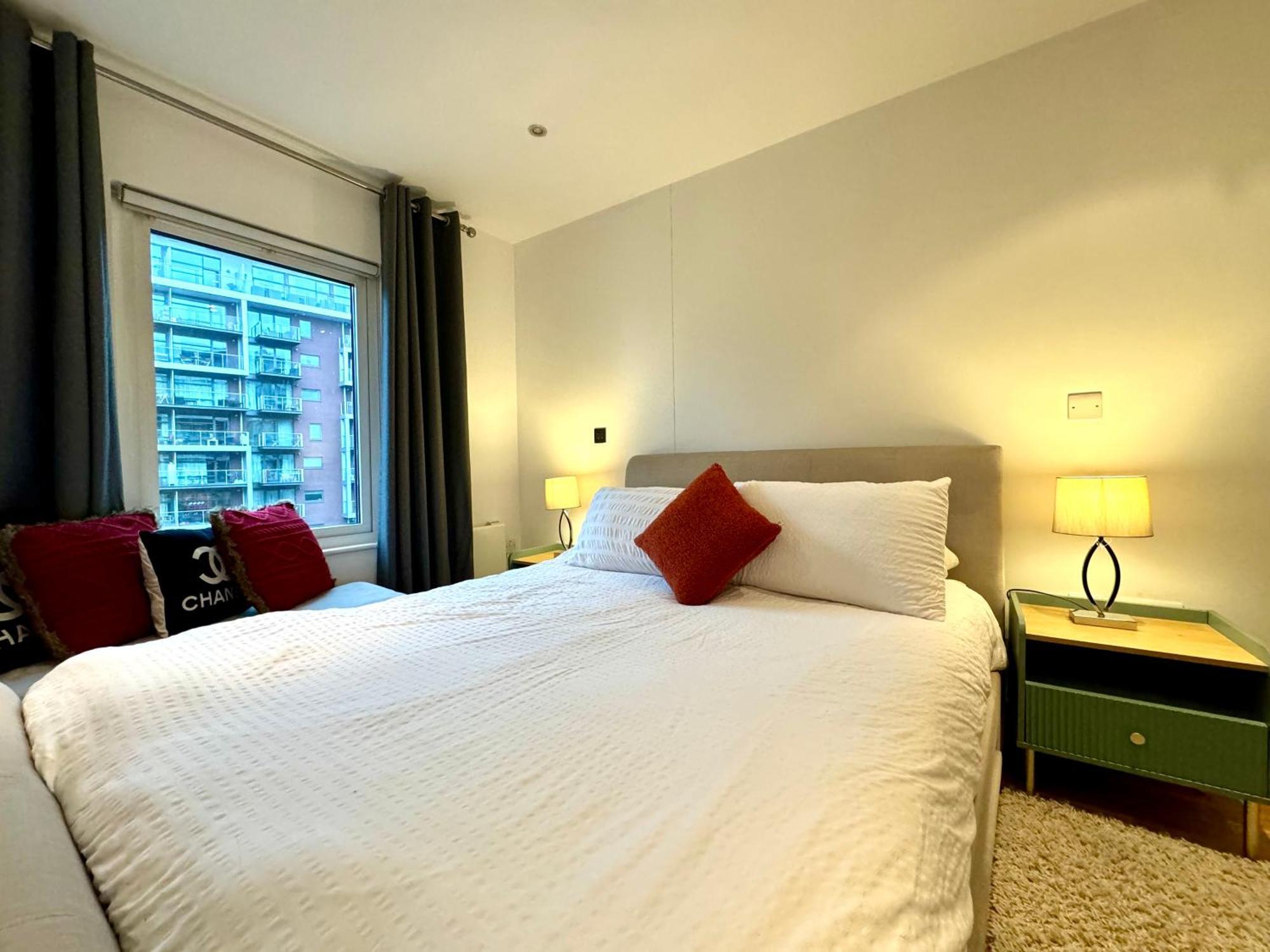 Cute 1 Bedroom Battersea Central By Wild * Londen