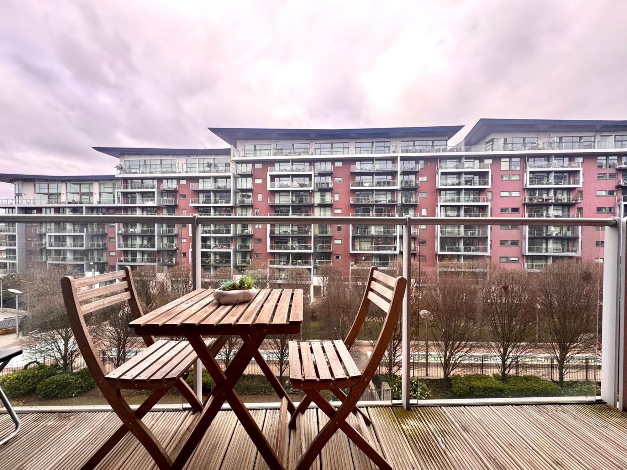 Cute 1 Bedroom Battersea Central By Wild * Londen