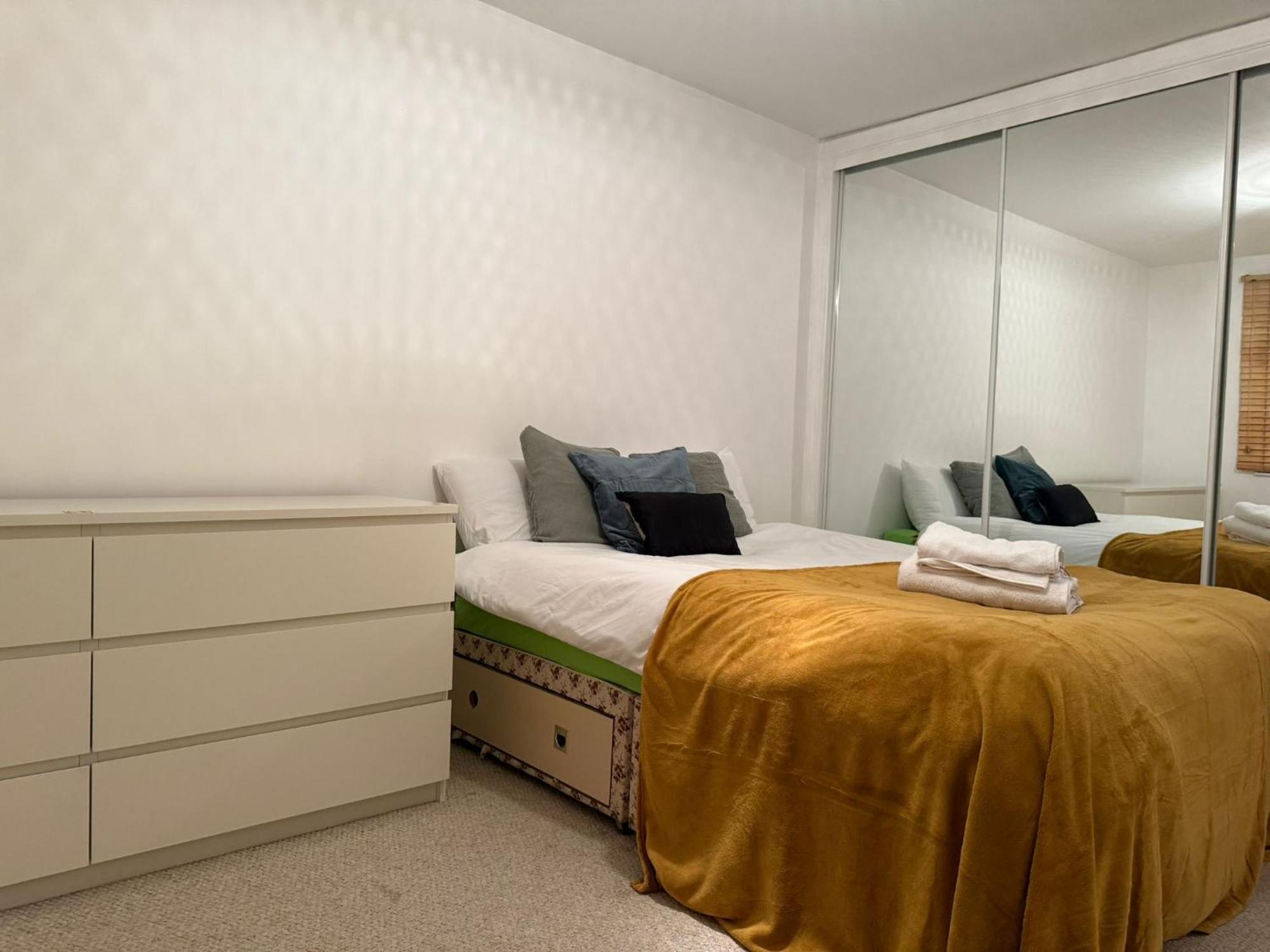 3bed Only 3 Stops To Centre Appartement